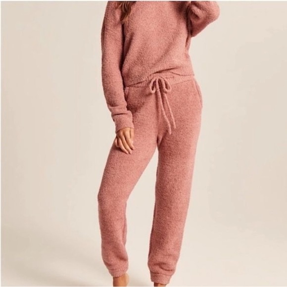 Abercrombie & Fitch Other - Abercrombie & Fitch Soft AF Collection Pink Teddy Sherpa Jogger Pant Set Small